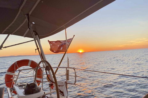 Sailing Curlew Escape On Moreton Bay - Accommodation Asia 5