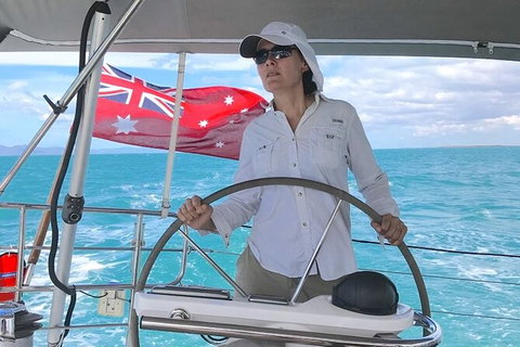 Sailing Curlew Escape On Moreton Bay - Accommodation Asia 10