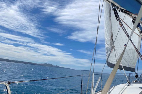 Sailing Curlew Escape On Moreton Bay - Accommodation Asia 17