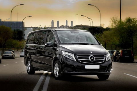 Arrival Private Transfer Melbourne Airport MEL To Melbourne City By Luxury Van - Accommodation Guide 0