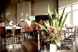 R Bar Restaurant Port Melbourne - Accommodation China 0