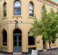 The College Lawn Hotel - Accommodation China