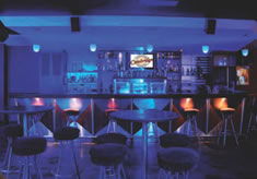 Cambridge Balcony Bar - Accommodation Asia 0