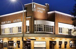 The Fringe Bar - Accommodation Guide 2