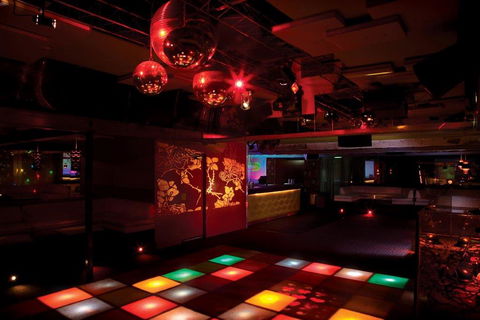 Elsewhere Bar - Accommodation Guide 3
