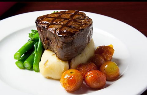 Red Rock Waterfront Bar & Grill - Accommodation Guide 1