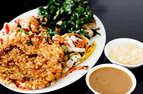 Magic Apple Whole Food Diner - Accommodation China 3