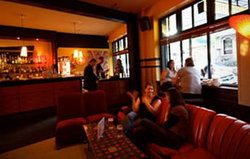 Darlo Bar - Accommodation China 3