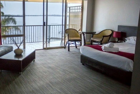 The Beachcomber Hotel - Accommodation Asia 0