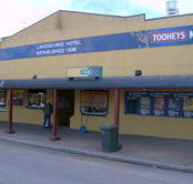 The Lake George Hotel - Accommodation Guide