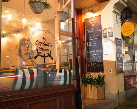 The Captains Balcony - Accommodation Guide 5