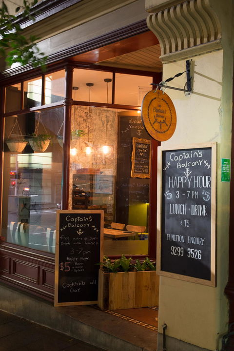 The Captains Balcony - Accommodation Guide 6