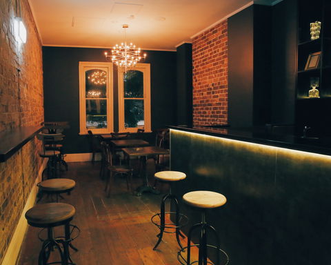 The Captains Balcony - Accommodation Guide 9
