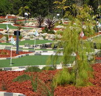 18 Hole Mini Golf - Club Husky - Accommodation Guide