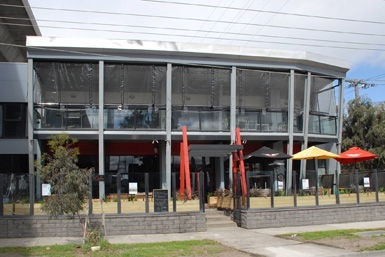 Underbridge Sports Bar & Cafe - Accommodation Guide 0