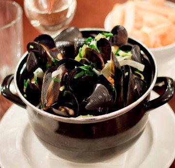 Heritage Bar & Restaurant - Accommodation Guide 3