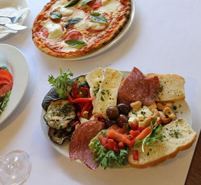 Ironbark - Accommodation Guide 1