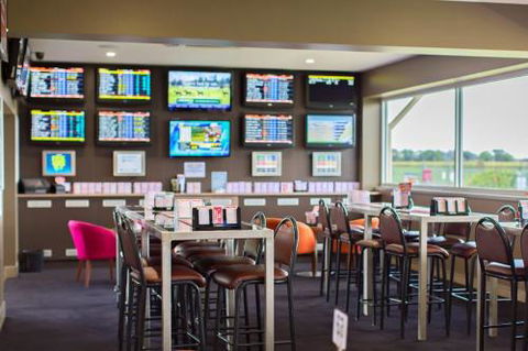 Western Suburbs Rugby League Club Mackay - Accommodation Guide 3