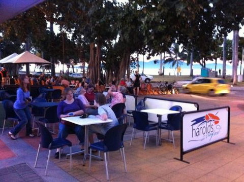 Harolds Seafood On The Strand - Accommodation Guide 5