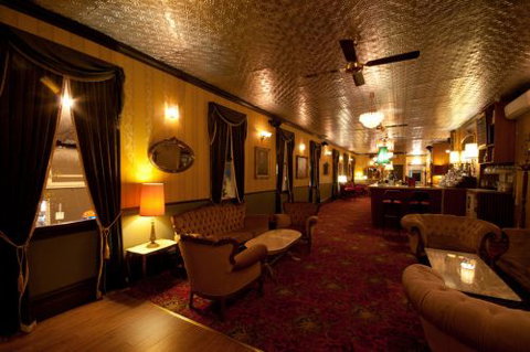 Back Bar Cocktail Lounge & Function Venue - Accommodation Asia 2