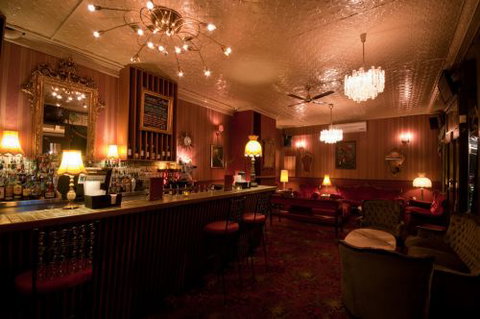 Back Bar Cocktail Lounge & Function Venue - Accommodation Asia 4