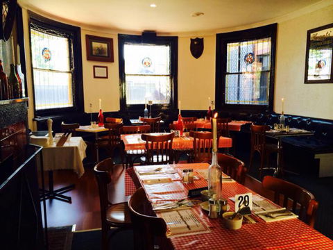Queens Arms Hotel - Accommodation China 2