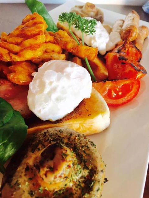 Coffeehouse Restaurant On Bolsover - Accommodation Asia 4
