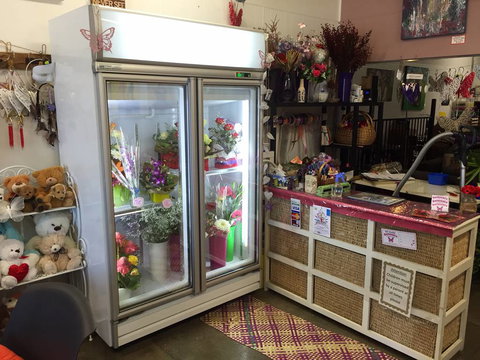 Savannah’s Gifts, Cafe & Flowers - Accommodation Guide 1