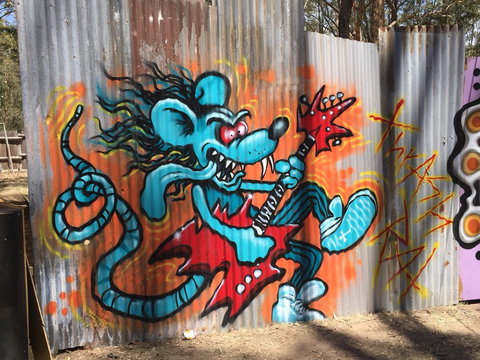 Thrashville - Accommodation China 0