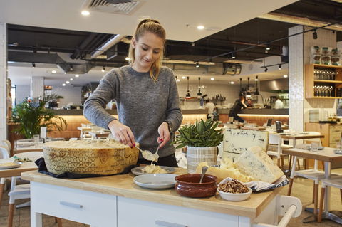 Flaming Cheese Wheel And Wine Experience: Brisbane - Accommodation Asia 0