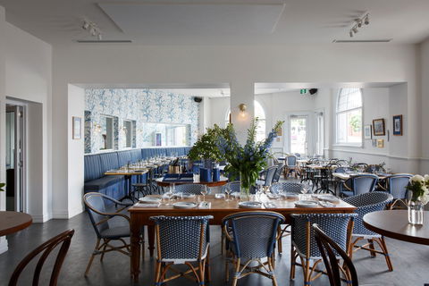 Dine In Style With Lola - Accommodation Guide 0