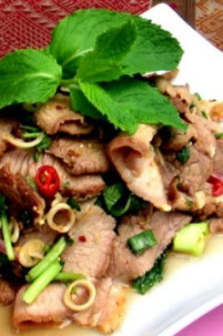 Lao-Thai Luammit Restaurant - Accommodation Guide 3