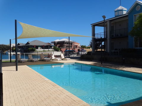 C Mandurah Resort - Accommodation Guide 6