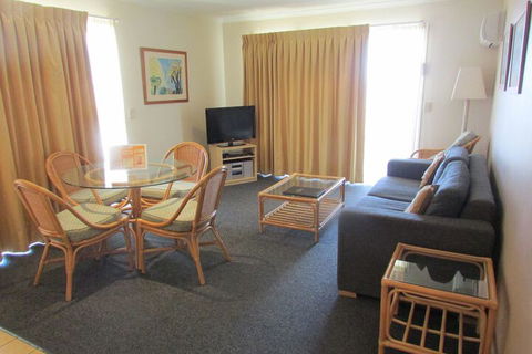 Aqualuna Beach Resort - Accommodation Guide 6