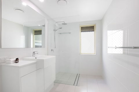 Lennox Beach Resort - Accommodation Asia 6