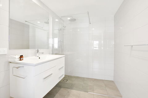 Lennox Beach Resort - Accommodation Asia 4