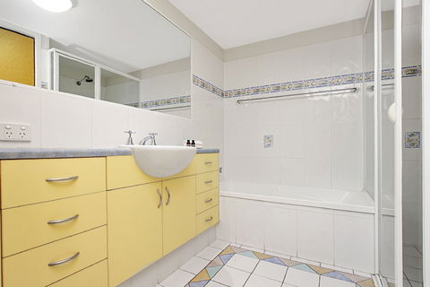Lennox Beach Resort - Accommodation Asia 3