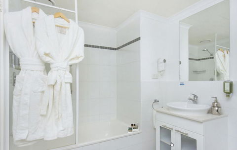 Pacific Suites Canberra - Accommodation Asia 6