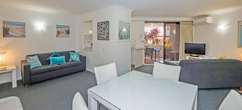 Burleigh On The Beach Holiday Apartments - Accommodation Asia 5