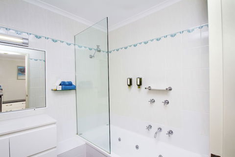 Fairway Motor Inn - Accommodation Guide 6