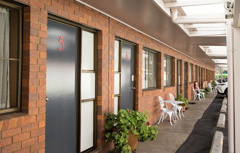 Country Pathfinder Motor Inn - Accommodation Asia 2