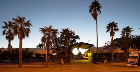 Bluestone Motor Inn - Accommodation Asia 1