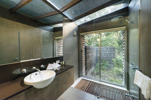 DULC Cabins - Accommodation Guide 6