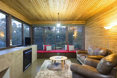 DULC Cabins - Accommodation Guide 5