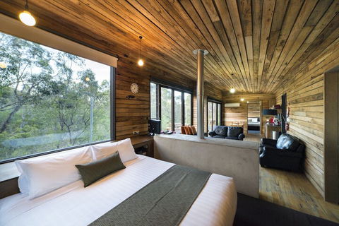 DULC Cabins - Accommodation Guide 4