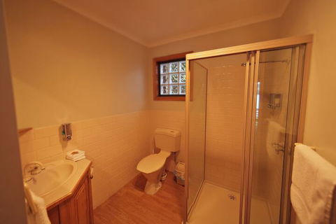 Driftwood Cottages - Accommodation Asia 6