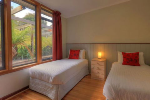 Driftwood Cottages - Accommodation Asia 7