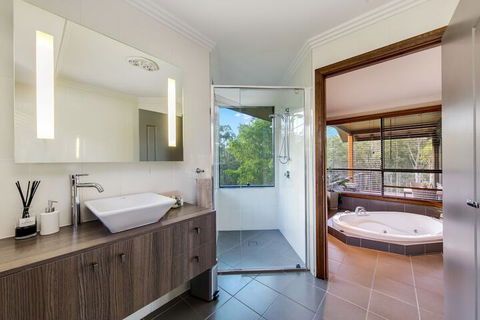 Cedars Mount View - Accommodation Asia 6