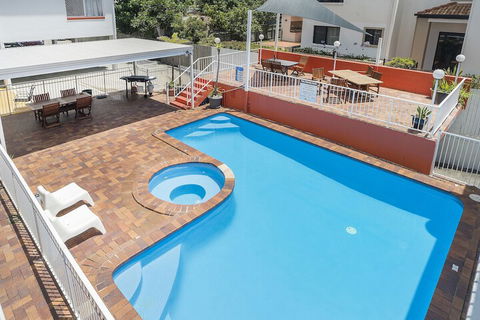 Sunshine Beach Resort - Accommodation Asia 3