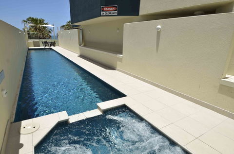 Malibu Mooloolaba - Accommodation Asia 6